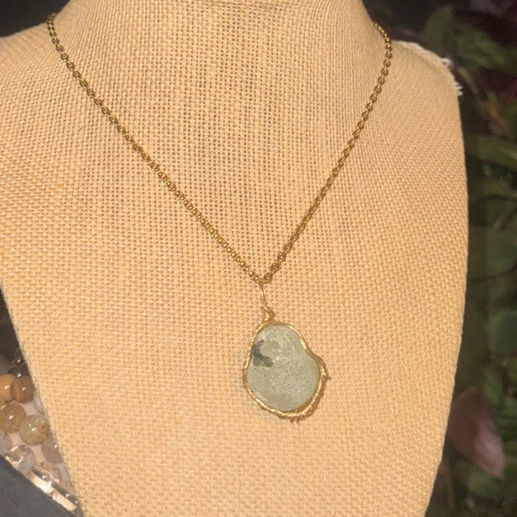 Tumbled Phrehnite crystal necklace - Picture 2 of 3